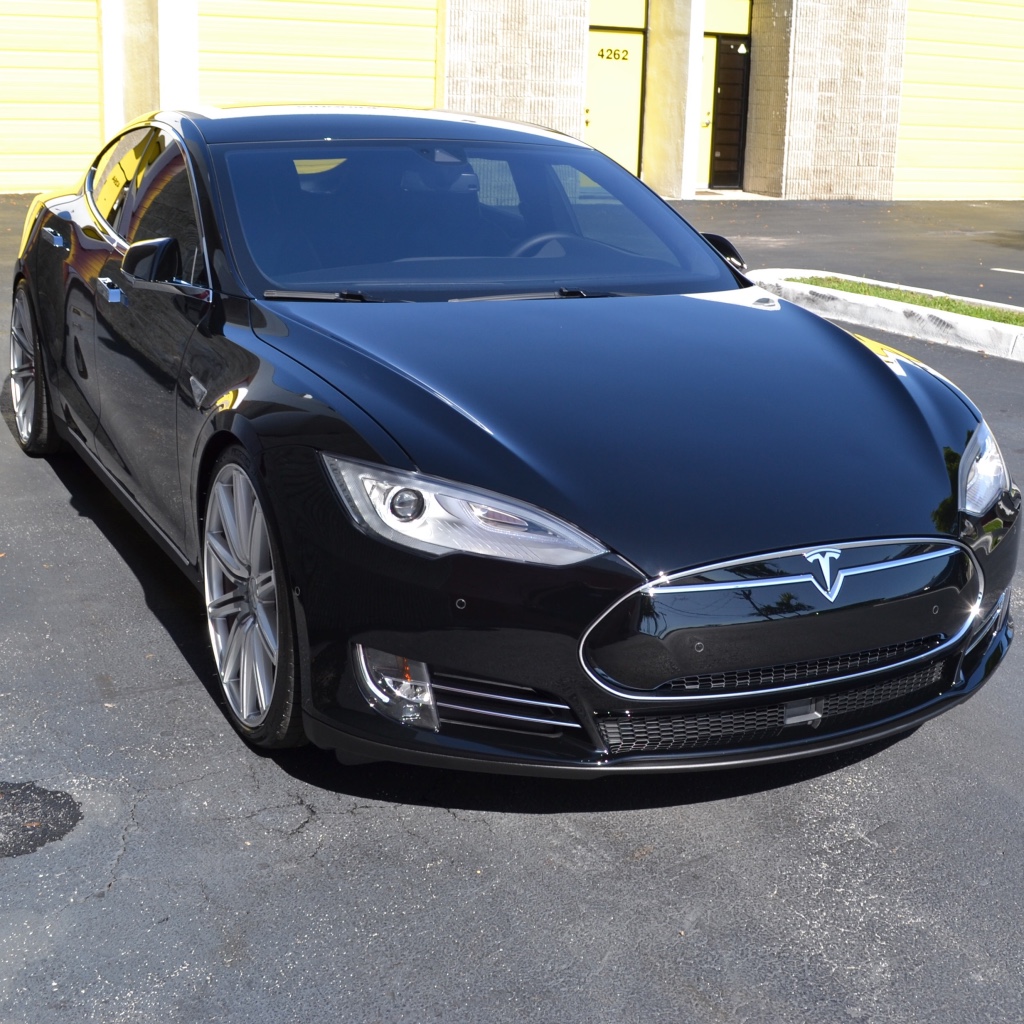 Tesla Model S p85