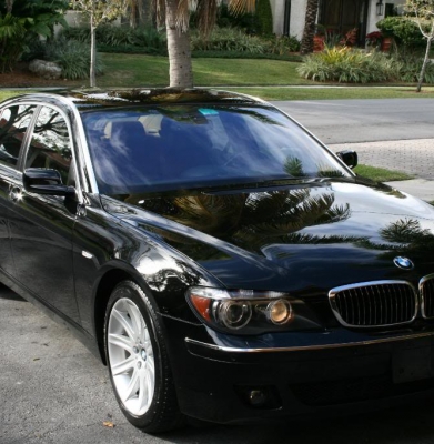 Black BMW 750lI