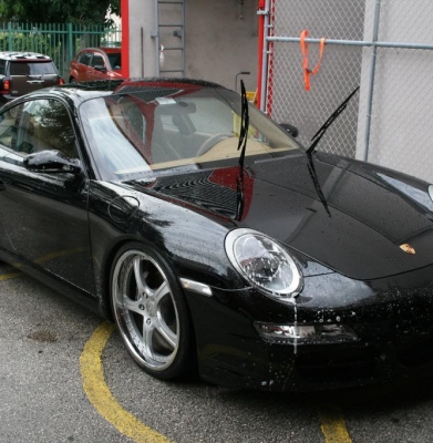 Black Porsche 996 Carrera