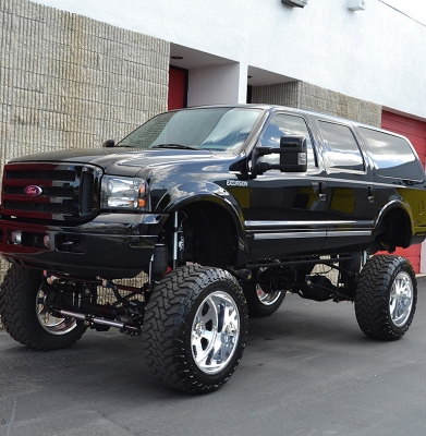 Lifted Ford Excursion Black