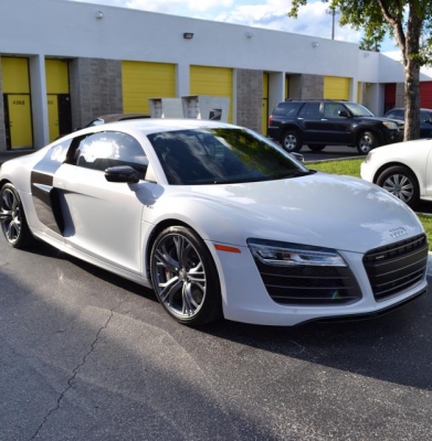 Audi R8 V10